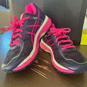 ASICS Gel-Kayano 22 shoes size 8 1/2 women’s. Might as well be new!